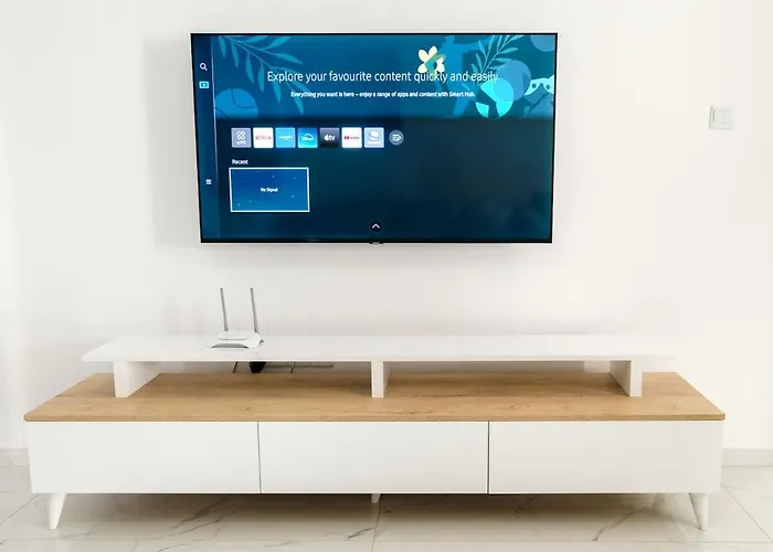 Lägenhet Cozy 1br With Terrace