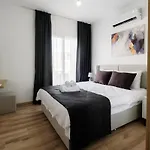 Cozy 1br With Terrace Phrenaros
