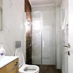 Апартаменты Cozy 1br With Terrace Phrenaros
