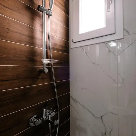 Cozy 1br With Terrace * Phrenaros