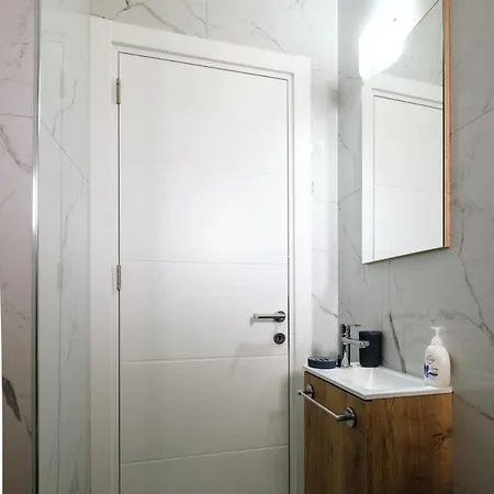 Cozy 1br With Terrace Daire *