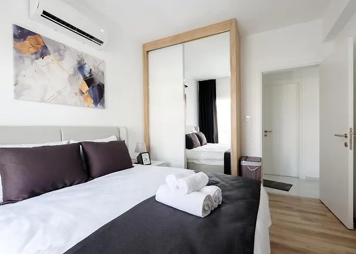 Cozy 1br With Terrace Appartamento Phrenaros